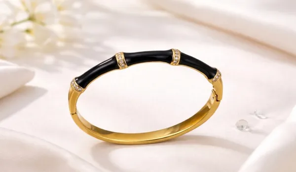 Naayra_18K_Gold_Plated_Anti_Tarnish_Bracelet_For_Women_-_Black_and_Gold