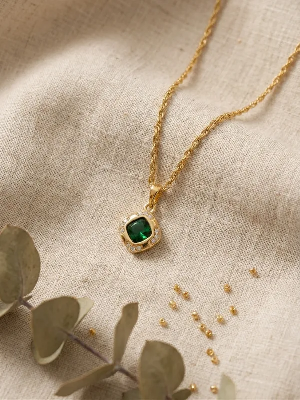 Saavi_18K_Gold_Plated_Anti_Tarnish_Pendant_Necklace_For_Women