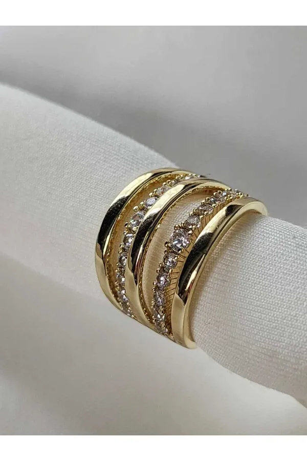 Shanaya_18K_Gold-Plated_Anti_Tarnish_Solitaire_Studded_Ring_For_Women