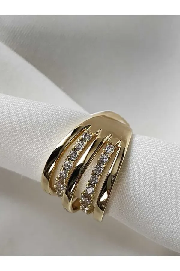 Shanaya_18K_Gold-Plated_Anti_Tarnish_Solitaire_Studded_Ring_For_Women