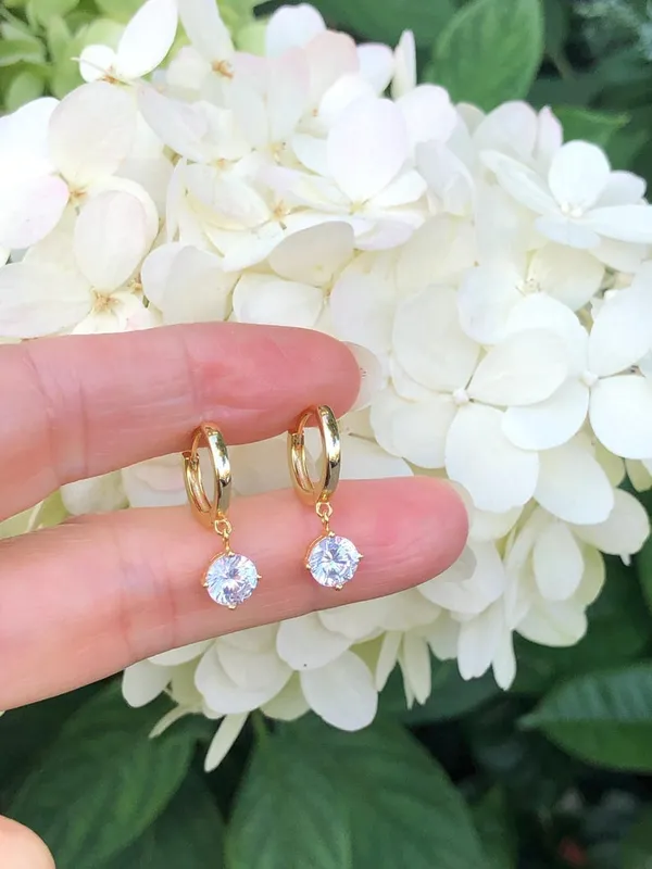 Yuvika_18K_Gold_Plated_Anti_Tarnish_Earring_For_Women
