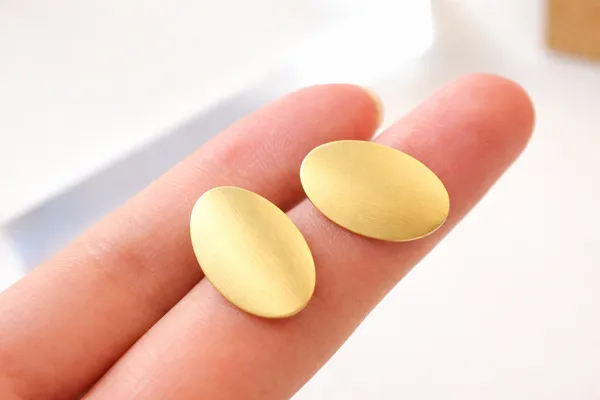 Oindri_18K_Gold_Plated_Anti_Tarnish_Earring_For_Women