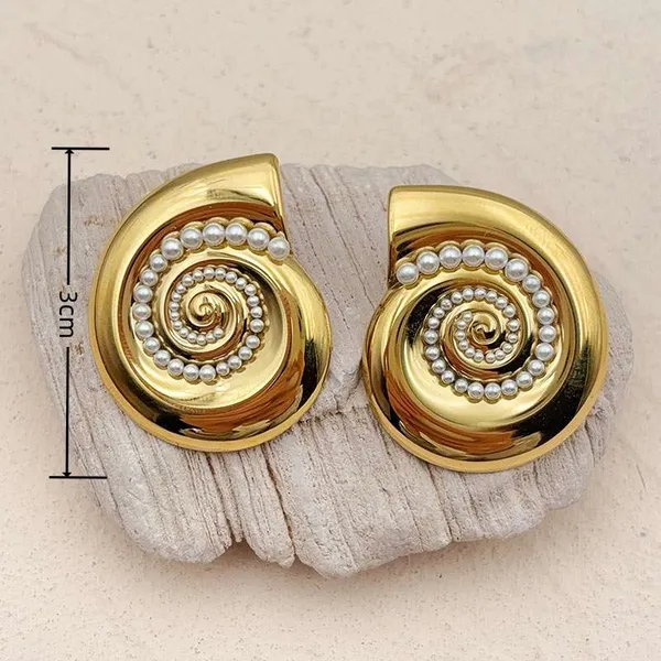 Siaara_18K_Gold_Plated_Anti_Tarnish_Earring_For_Women
