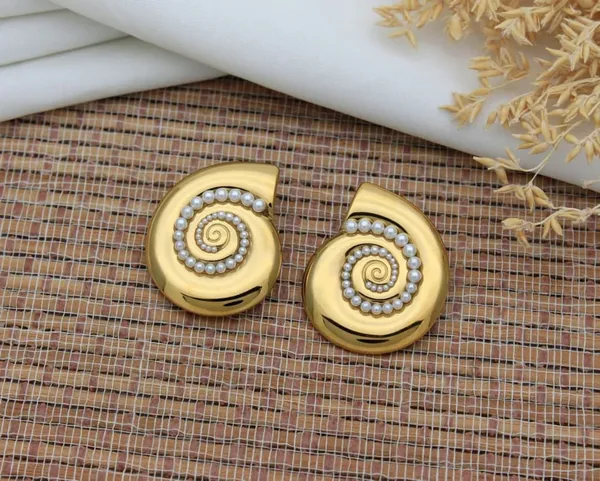 Siaara_18K_Gold_Plated_Anti_Tarnish_Earring_For_Women