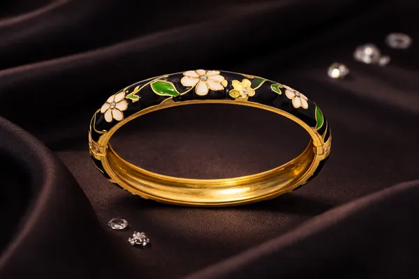 Aaryaa_Gold_Plated_Anti_Tarnish_Bracelet_For_Women
