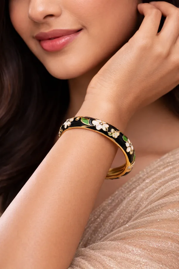 Aaryaa_Gold_Plated_Anti_Tarnish_Bracelet_For_Women