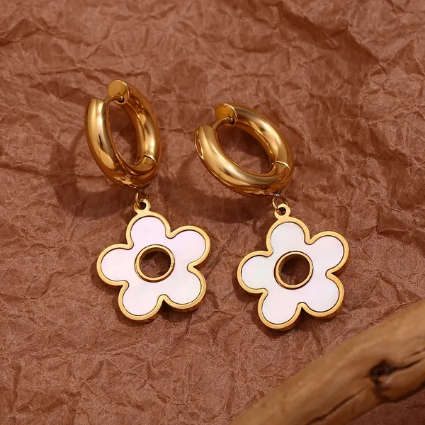 Ranya_18K_Gold_Plated_Anti_Tarnish_Earring_For_Women