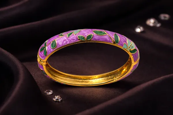 Vedaara_Gold_Plated_Anti_Tarnish_Bracelet_For_Women