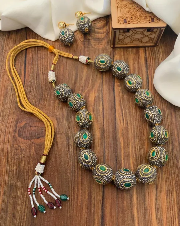 Yashika_Ethnic_Oxidised_Silver_Necklace_Set_for_Women