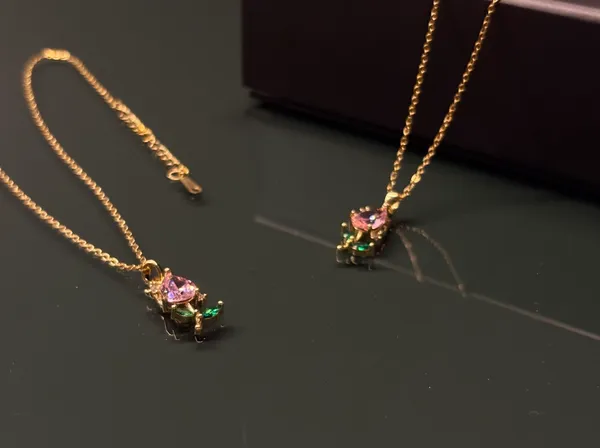Neerja_Gold_Plated_Anti_Tarnish_Pendant_Necklace_For_Women