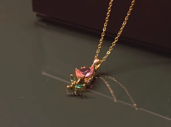 Neerja_Gold_Plated_Anti_Tarnish_Pendant_Necklace_For_Women