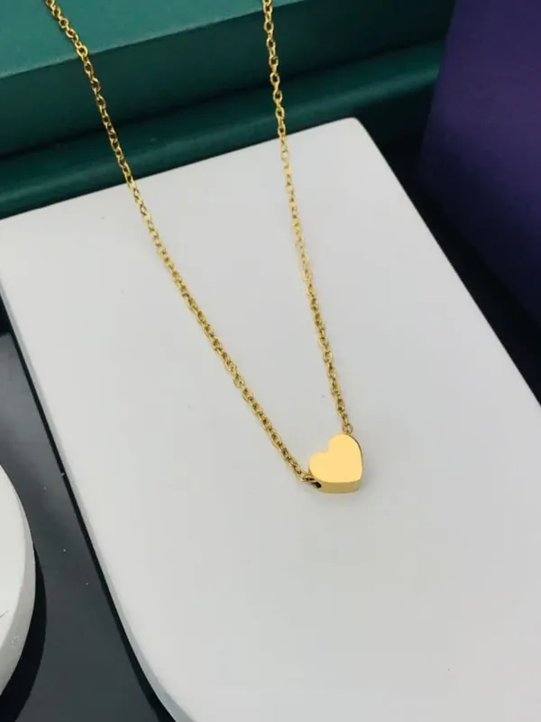 Nivara_Gold_Plated_Anti_Tarnish_Pendant_Necklace_For_Women