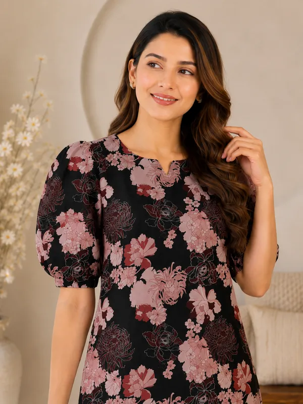Women's_Black_Floral_Printed_Teby_Kurti_with_Lining