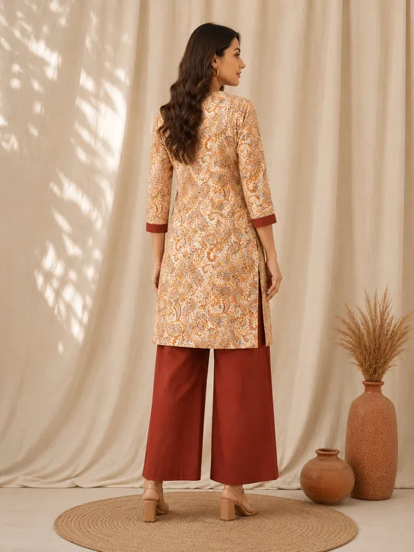 Women's_Maroon_&_Cream_Paisley_Print_Rayon_Kurti