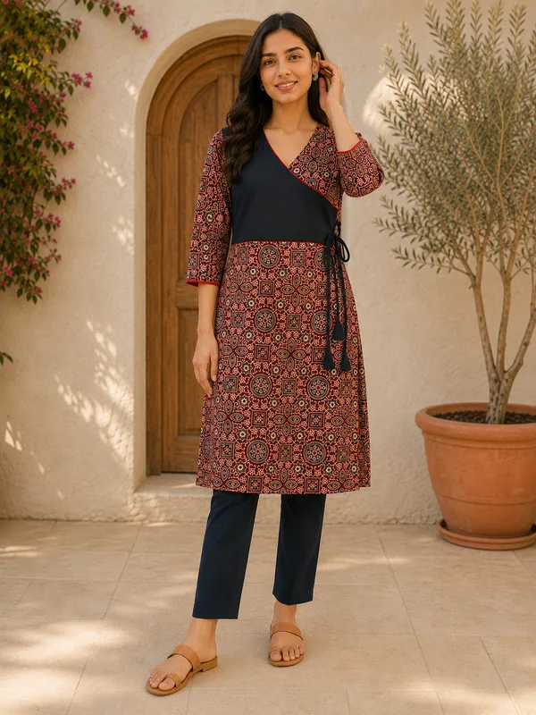 Women's_Wine_&_Navy_Wrap-Style_Printed_Rayon_Kurti