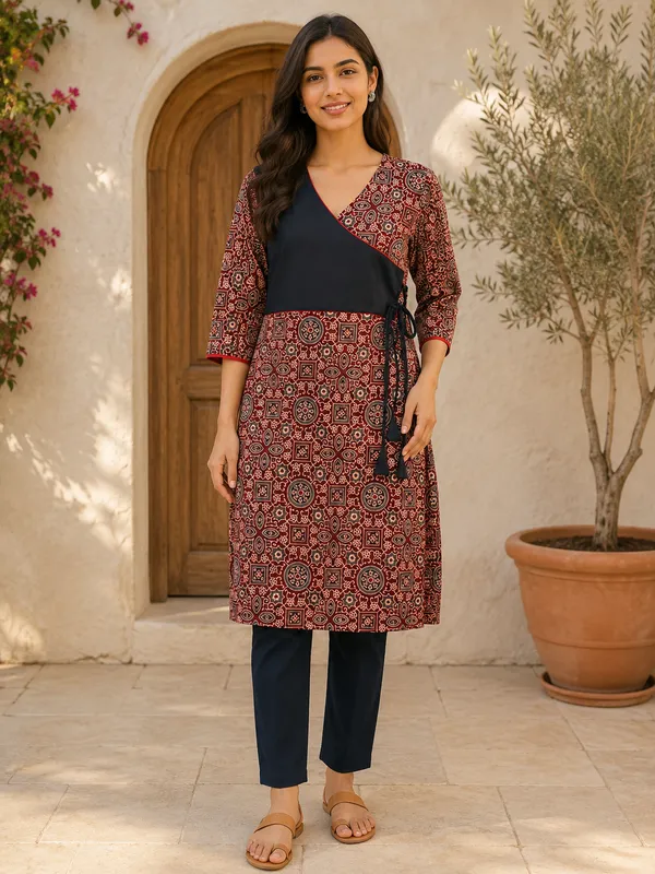 Women's_Wine_&_Navy_Wrap-Style_Printed_Rayon_Kurti