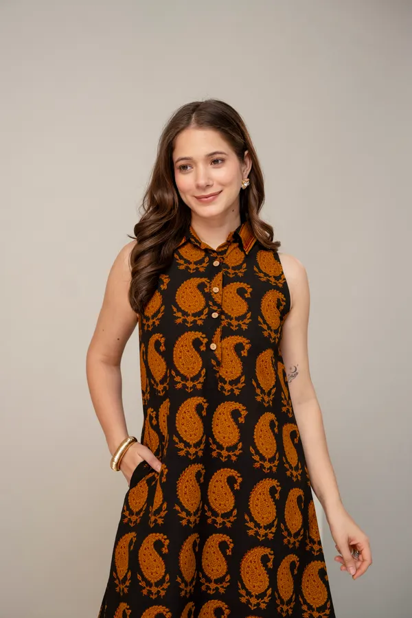 Black_and_Mustard_Paisley_Print_Sleeveless_Shirt_for_Women