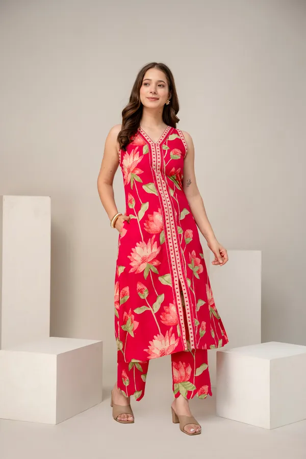 Red_Floral_Print_Sleeveless_V-Neck_Dress_for_Women
