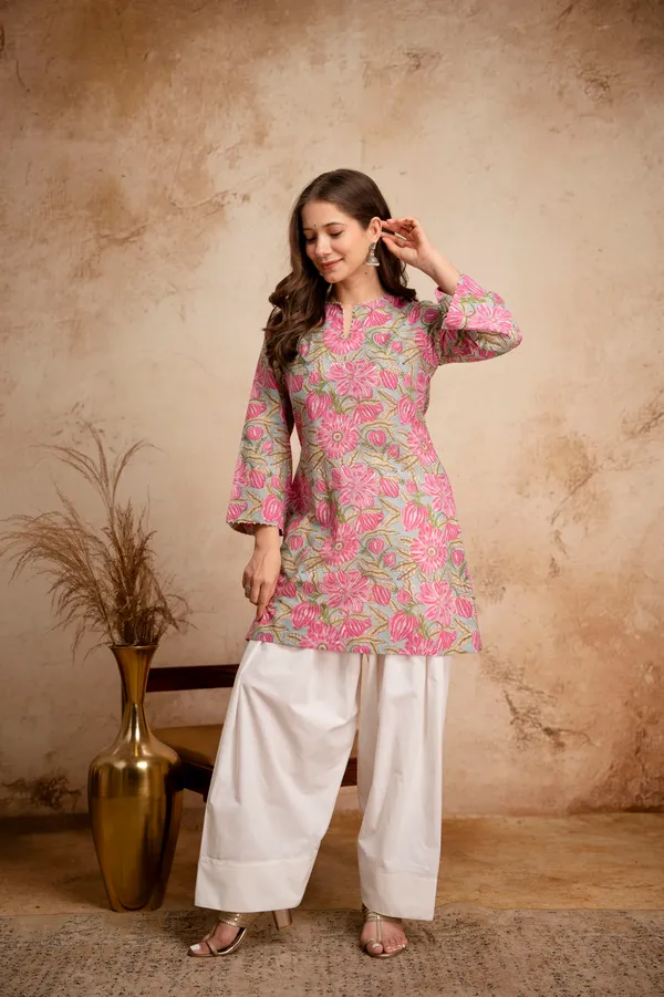 Blue_Cotton_Floral_Print_Kurta_for_Women