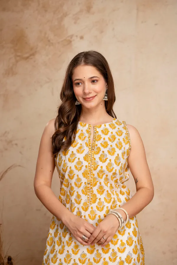 White_Cotton_Yellow_Floral_Print_Sleeveless_Kurta_for_Women