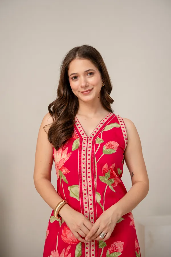 Red_Floral_Print_Sleeveless_V-Neck_Dress_for_Women