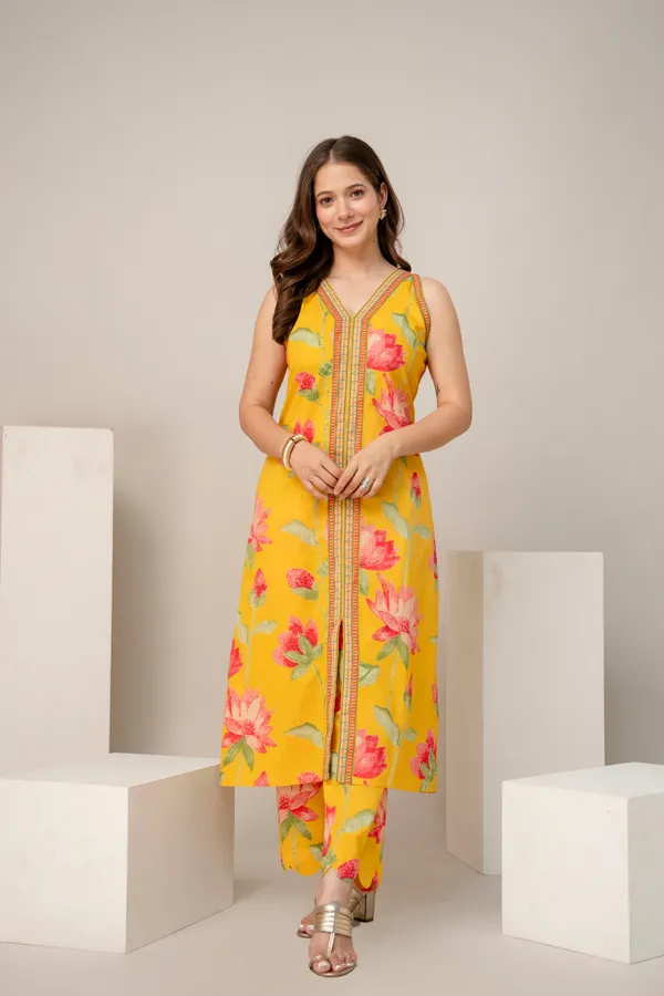 Yellow_Floral_Print_Sleeveless_V-Neck_Top_for_Women