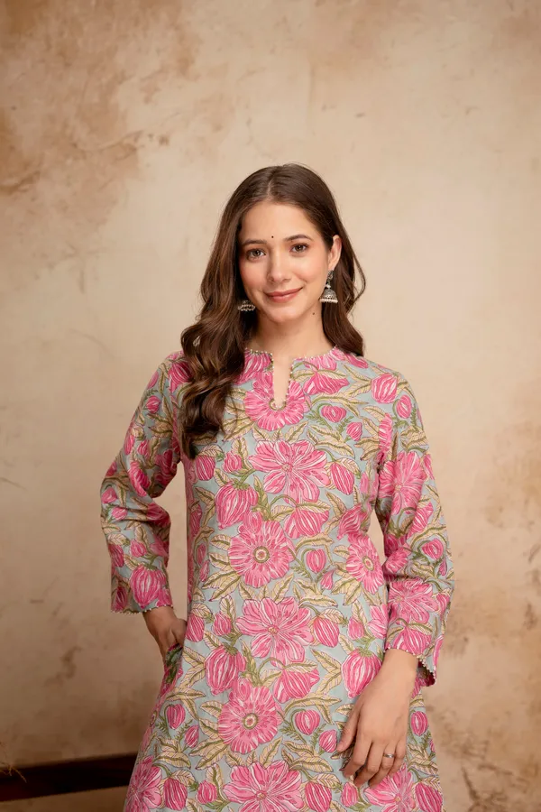 Blue_Cotton_Floral_Print_Kurta_for_Women