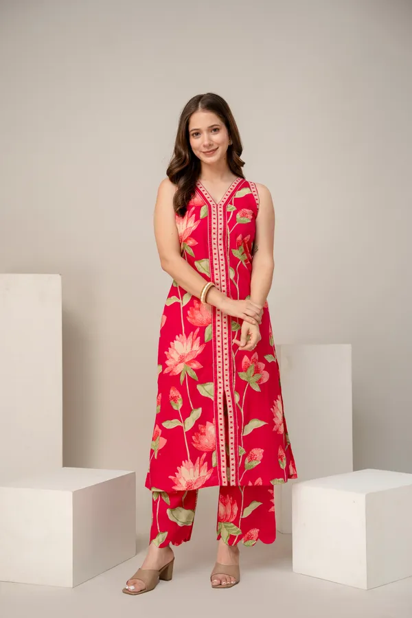Red_Floral_Print_Sleeveless_V-Neck_Dress_for_Women