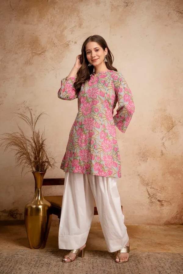 Blue_Cotton_Floral_Print_Kurta_for_Women