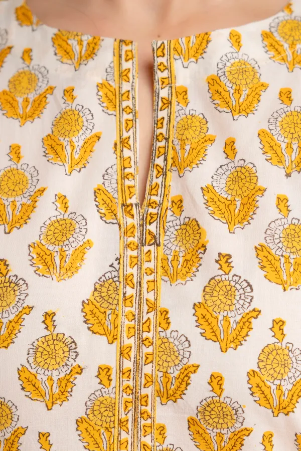 White_Cotton_Yellow_Floral_Print_Sleeveless_Kurta_for_Women