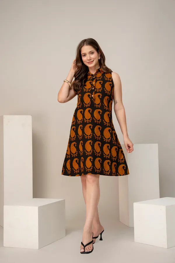 Black_and_Mustard_Paisley_Print_Sleeveless_Shirt_for_Women