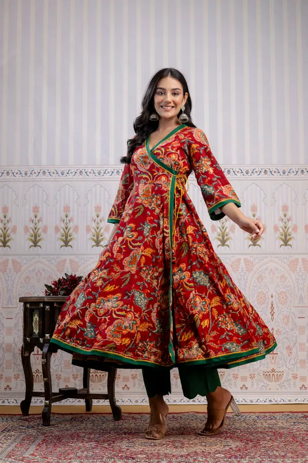 Red_And_Green_Pure_Cotton_Premium_Angarkha_Set_For_Women