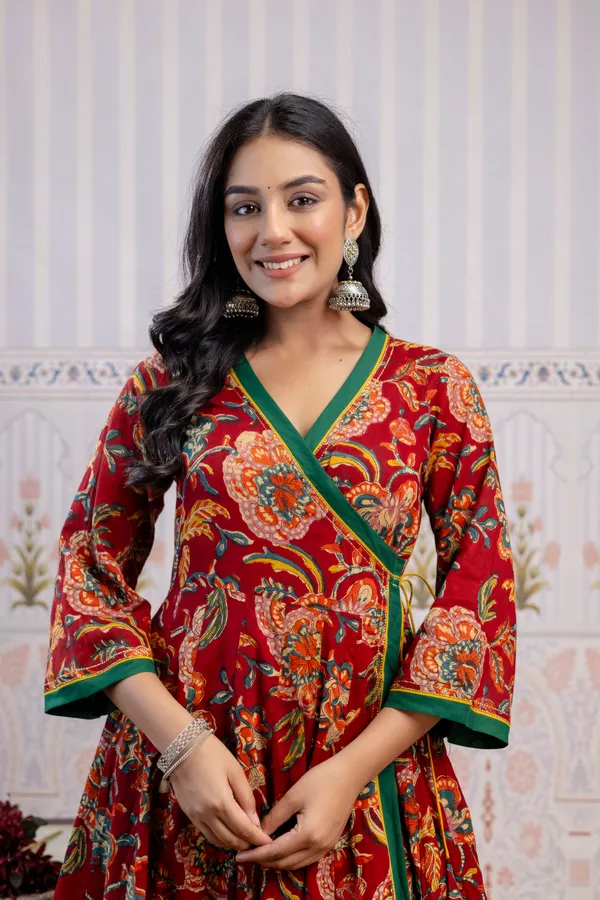 Red_And_Green_Pure_Cotton_Premium_Angarkha_Set_For_Women