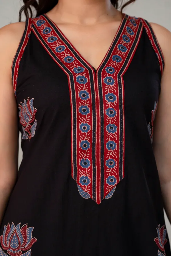 Black_Pure_Cotton_Premium_Straight_Suit_Without_Dupatta_For_Women
