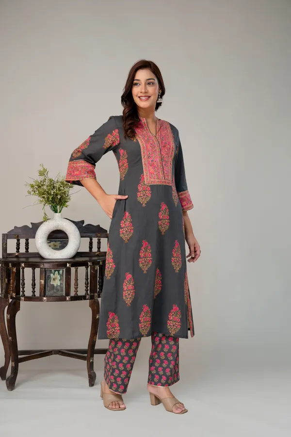 Grey_And_Pink_Pure_Cotton_Premium_A_Line_Suit_For_Women