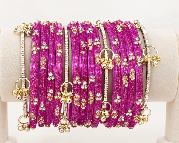 Magenta_Raindrop_Glass_Bangles_with_Kashmir_Golden_Bangles