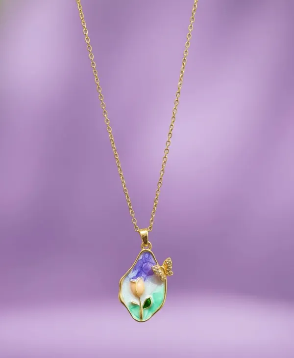Gold_Tone_Floral_Pendant_Necklace_For_Women