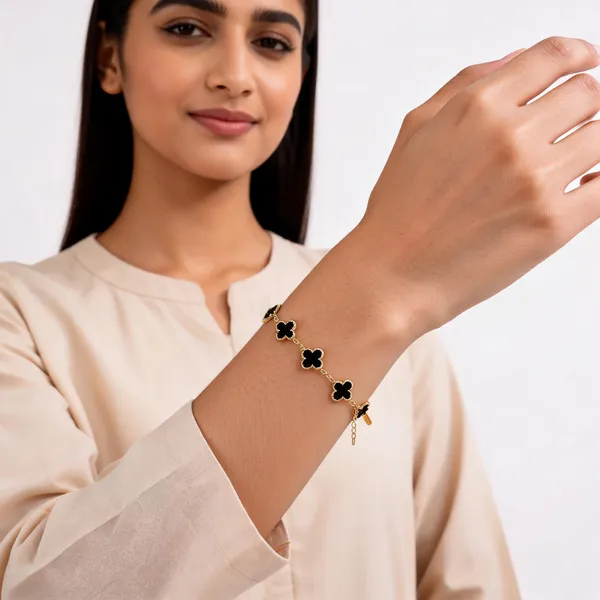 Gold_Black_Enamel_Clover_Charm_Bracelet_For_Women