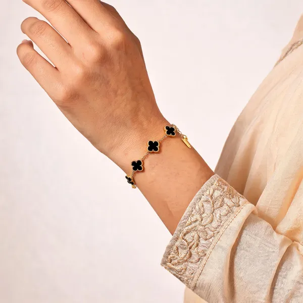 Gold_Black_Enamel_Clover_Charm_Bracelet_For_Women