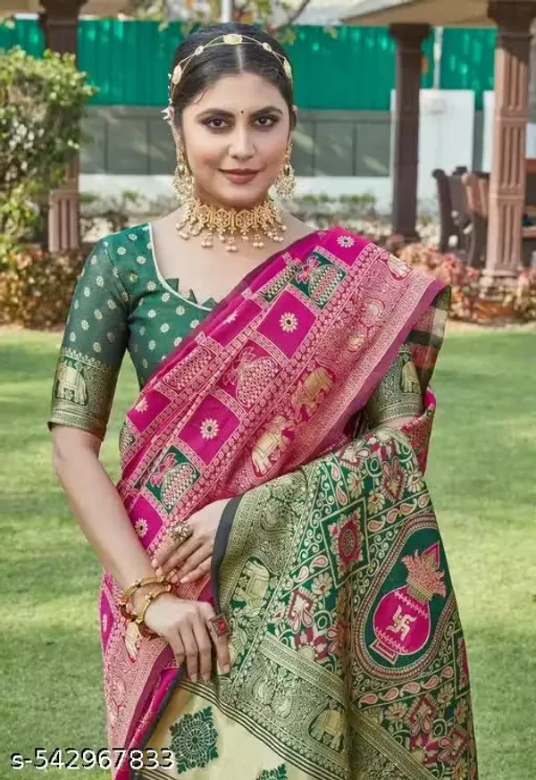 Festive_Rani_Pink_&_Bottle_Green_Jacquard_Silk_Saree_–_Traditional_Kalash_&_Elephant_Motif_Pallu_Saree_with_Blouse_Piece