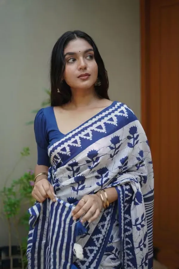 Indigo_Bloom_Pure_Linen_Cotton_Saree