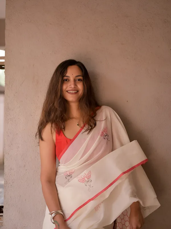 Off-White_Luxury_Linen_Collection_With_Handmade_Jalar_&_Printed_Elegance_Saree_For_Women