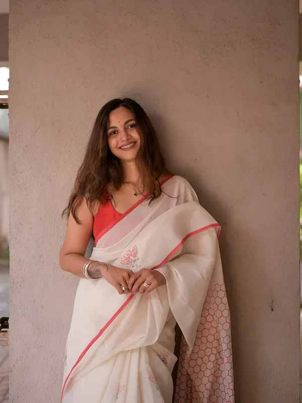 Off-White_Luxury_Linen_Collection_With_Handmade_Jalar_&_Printed_Elegance_Saree_For_Women