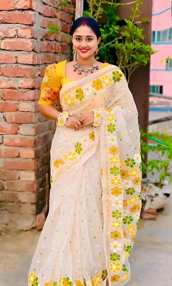 White_Luxury_Wear_Linen_With_Fine_Digital_Printing_And_Blouse_With_Saree_For_Women