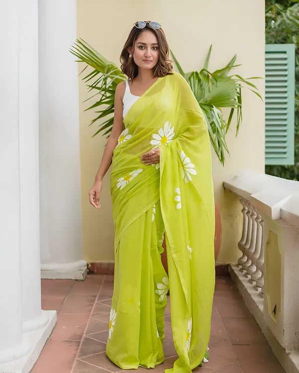 Green_Premium_Linen_With_Rich_Digital_Artwork_&_Blouse_Piece_Saree_For_Women