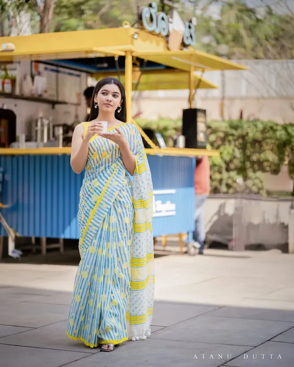 Multicolor_Luxury_Linen_With_Exclusive_Jalar_And_Digital_Art_Prints_Saree_For_Women