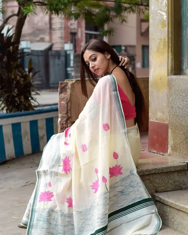 Multicolor_Premium_Linen_With_Exclusive_Jalar_Craft_&_Print_Saree_For_Women