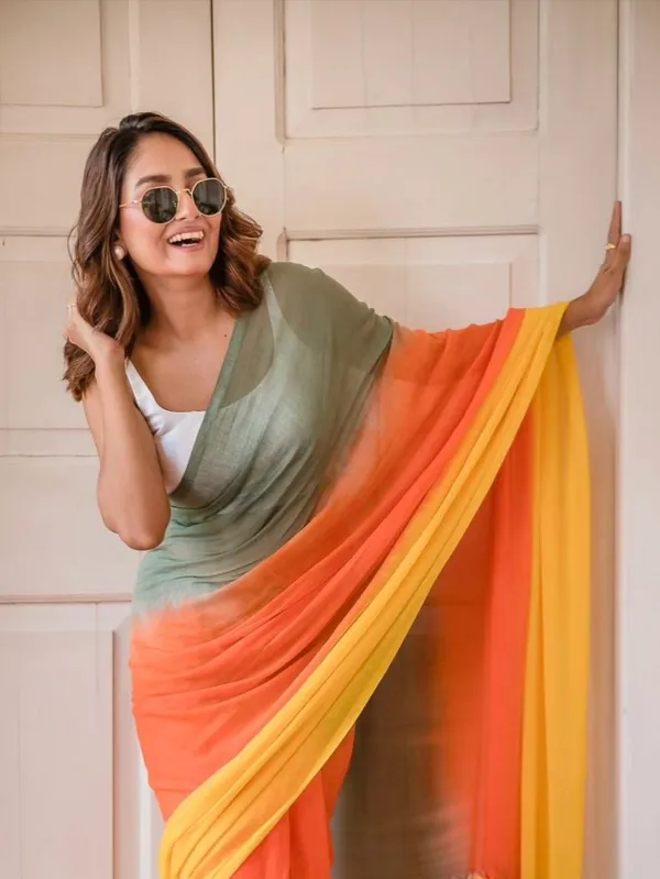 Multicolor_Luxury_Linen_With_Traditional_Jalar_&_Modern_Prints_Saree_For_Women