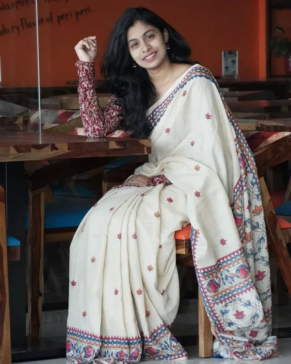 Cream_Premium_Linen_With_Elegant_Fall_And_Design_Saree_For_Women