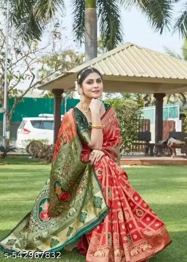 Red_&_Bottle_Green_Jacquard_Silk_Saree_–_Traditional_Kalash_&_Elephant_Motif_Pallu_Wedding_Saree_with_Blouse_Piece